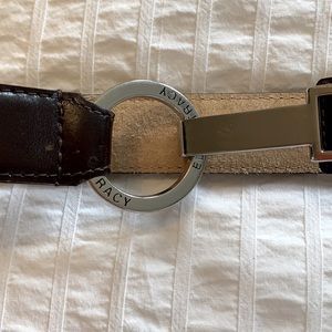 Ellen Tracy adjustable brown leather belt with clip clasp